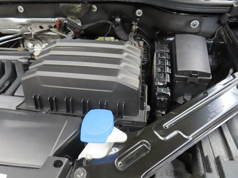 Used 2021 Volkswagen Atlas SEL R-Line image 27