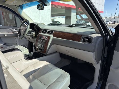 Used 2008 Chevrolet Silverado 2500 LTZ w/ Suspension Package, Off-Road image 15