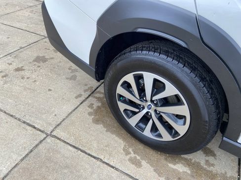 Used 2023 Subaru Outback Premium image 30