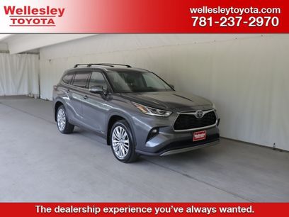 Used 2024 Toyota Highlander Platinum