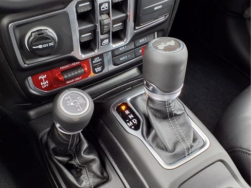 New 2026 Jeep Wrangler Unlimited Rubicon AWD/4WD image 15