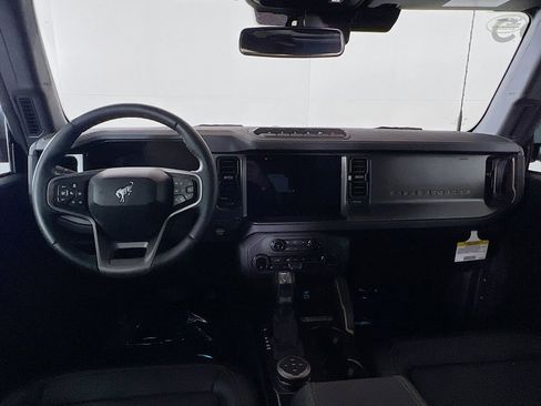 New 2025 Ford Bronco Badlands image 7