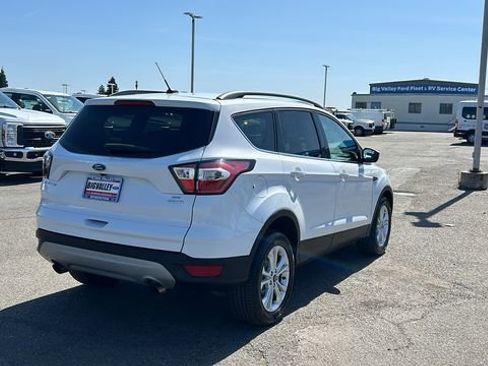 Certified 2018 Ford Escape SE image 3