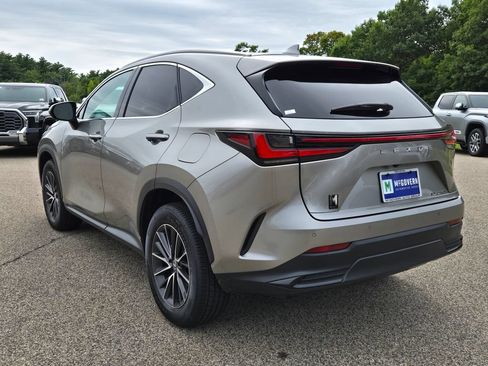 Used 2024 Lexus NX 250 FWD image 3