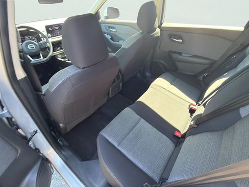 Used 2023 Nissan Rogue SV AWD/4WD image 11