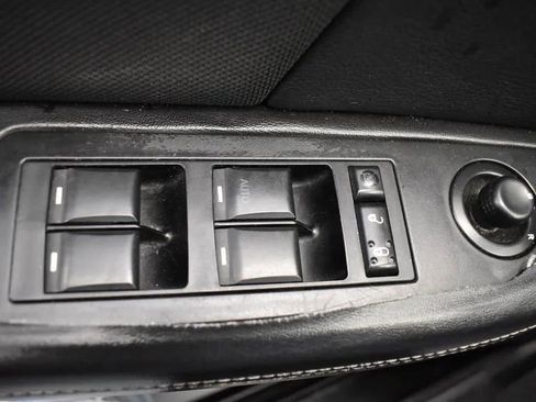 Used 2013 Dodge Avenger SXT image 20