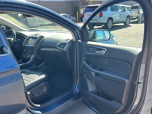 Used 2019 Ford Edge SEL w/ Equipment Group 201A AWD/4WD image 25