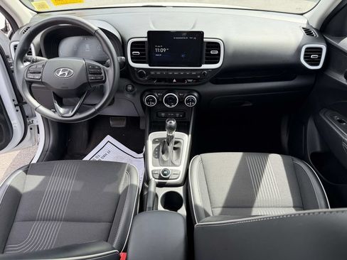Certified 2023 Hyundai Venue Limited FWD image 14