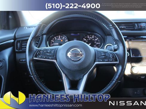 Used 2022 Nissan Rogue Sport SV image 17
