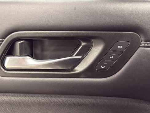 Used 2024 Nissan Pathfinder Platinum image 15