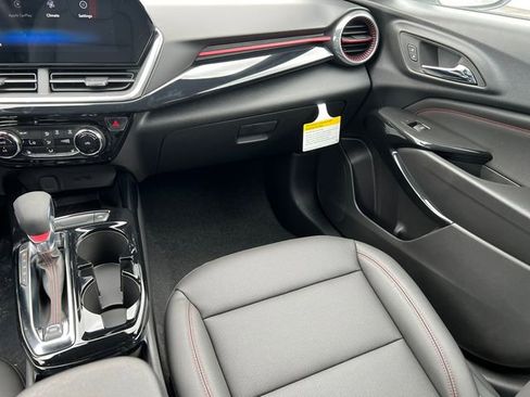 New 2026 Chevrolet Trax RS w/ Sunroof Package FWD image 27
