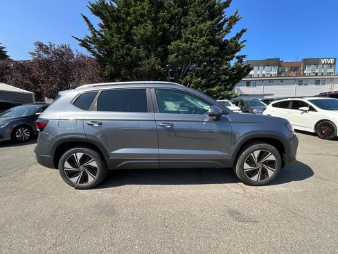 New 2026 Volkswagen Taos SE AWD/4WD image 9