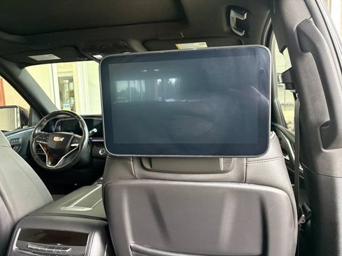 Certified 2024 Cadillac Escalade Premium Luxury w/ Performance Package AWD/4WD image 16