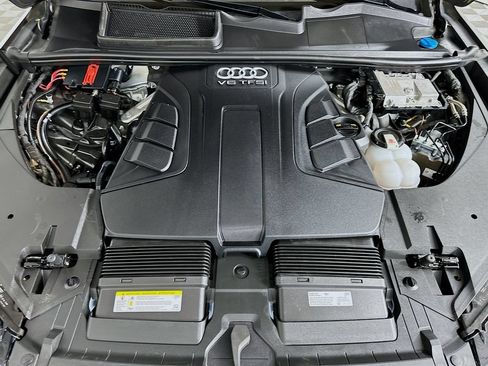 Used 2019 Audi Q7 3.0T Prestige AWD/4WD image 32