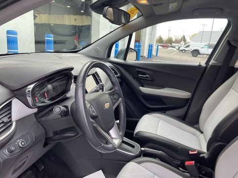 Used 2019 Chevrolet Trax LT w/ Driver Confidence Package image 12