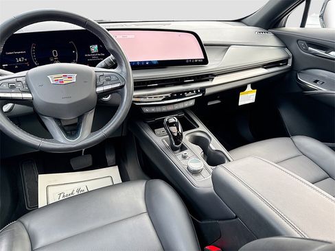 Certified 2024 Cadillac XT4 Premium Luxury w/ Active Safety Package image 30