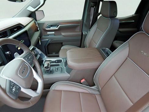 New 2026 GMC Sierra 1500 Denali w/ Technology Package image 9