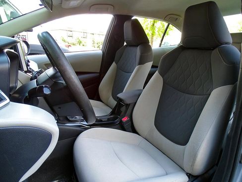Used 2021 Toyota Corolla LE w/ Carpet Mat Package (TMS) FWD image 21