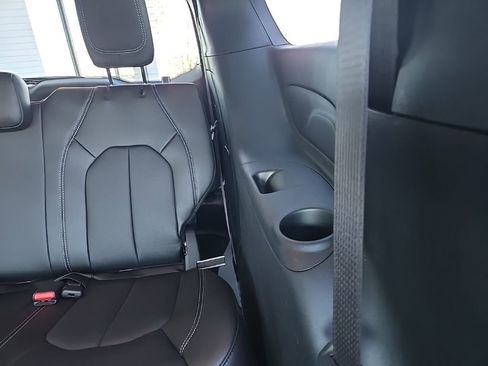 New 2026 Chrysler Pacifica Select w/ S Appearance Package image 94