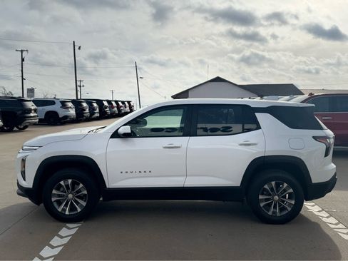 Used 2026 Chevrolet Equinox LT w/ Convenience Package II image 4