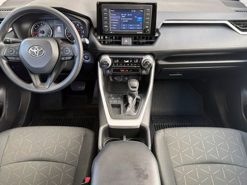 Used 2022 Toyota RAV4 XLE FWD image 17