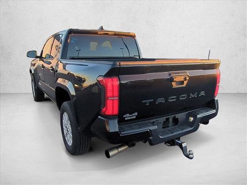 Used 2025 Toyota Tacoma SR5 image 8