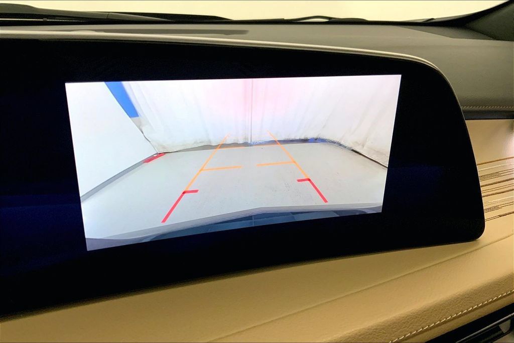 Used 2024 Cadillac XT4 Premium Luxury w/ Cold Weather Package FWD image 17