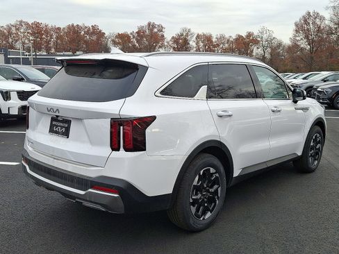 New 2025 Kia Sorento S image 7
