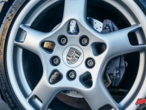 Used 2006 Porsche 911 Carrera image 3