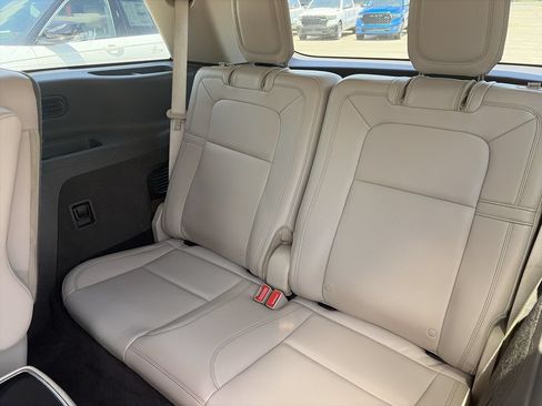 Used 2023 Lincoln Aviator Reserve w/ Equipment Group 201A RWD image 28