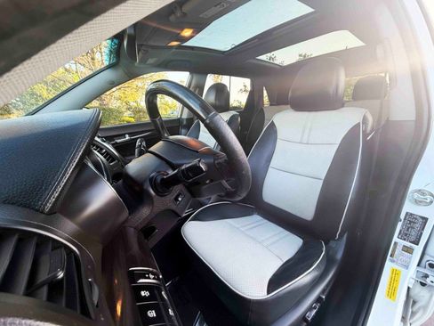 Used 2012 Kia Sorento SX w/ SX Premium Pkg image 18