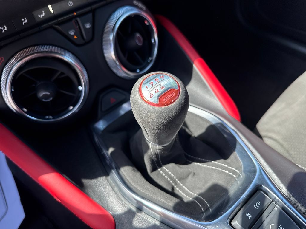Used 2021 Chevrolet Camaro SS RWD image 23