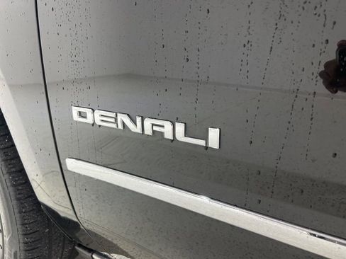Used 2018 GMC Yukon Denali w/ Denali Ultimate Package image 28