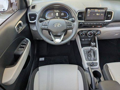 New 2025 Hyundai Venue SEL image 10