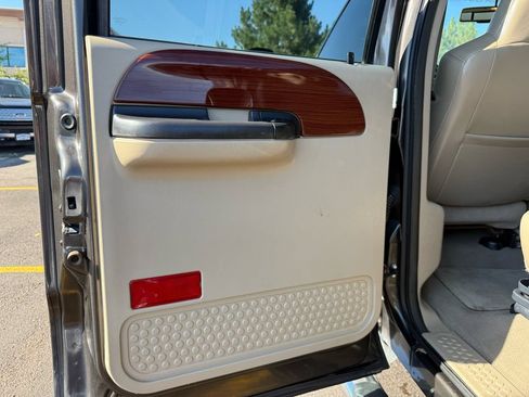 Used 2006 Ford F350 Lariat AWD/4WD image 17