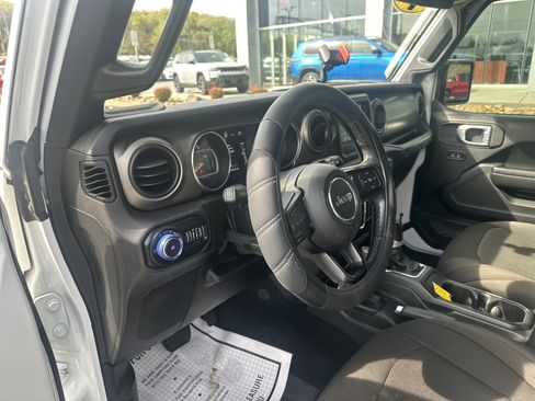 Used 2020 Jeep Wrangler Unlimited Sport AWD/4WD image 18