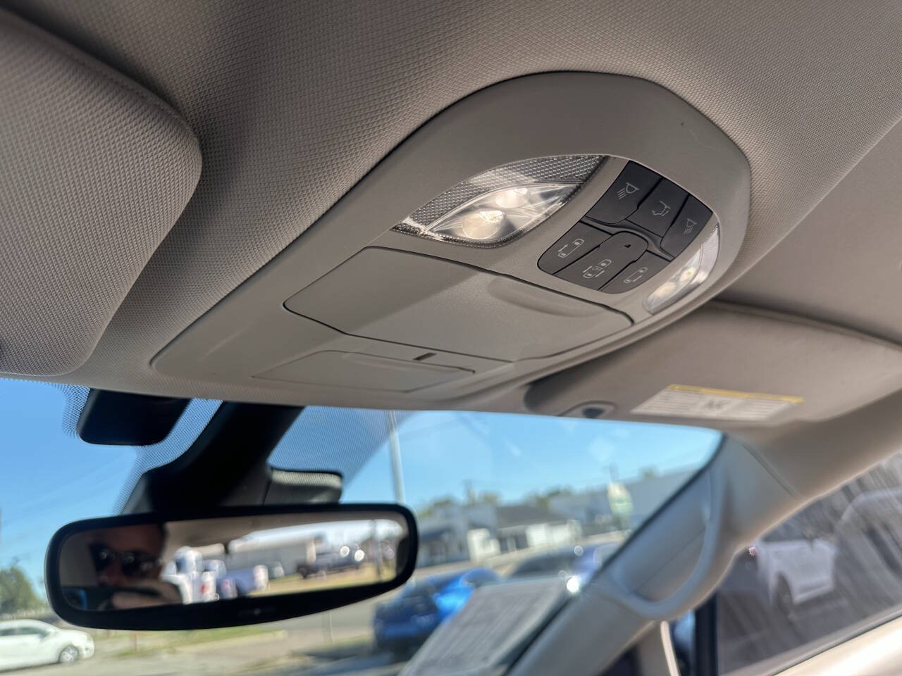 Used 2021 Chrysler Pacifica Touring-L FWD image 23