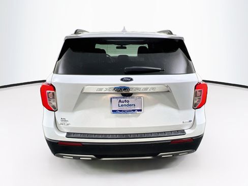 Used 2020 Ford Explorer XLT w/ Equipment Group 202A AWD/4WD image 6
