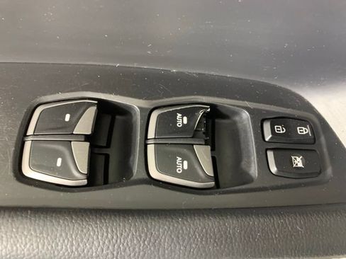 Used 2015 Hyundai Santa Fe Sport AWD/4WD image 28
