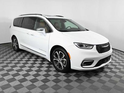Used 2024 Chrysler Pacifica Pinnacle w/ Trailer Tow Group