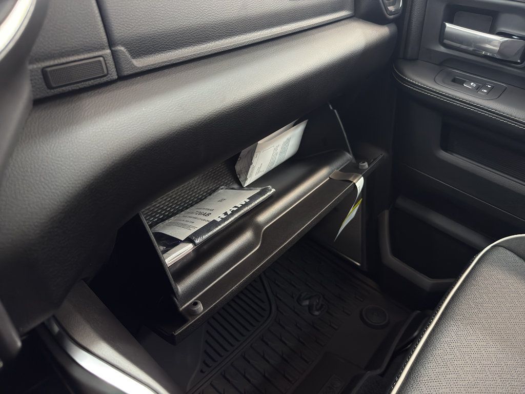New 2025 RAM 2500 Laramie AWD/4WD image 30