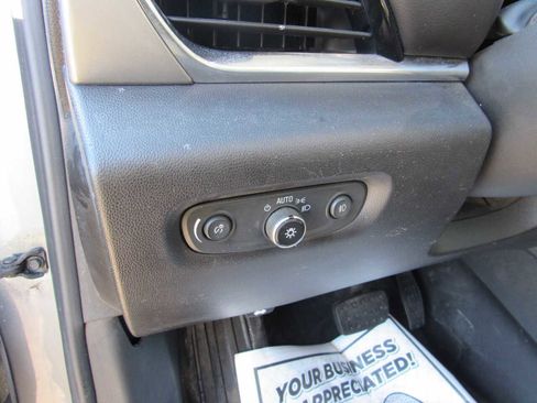 Used 2021 Chevrolet Traverse RS image 11