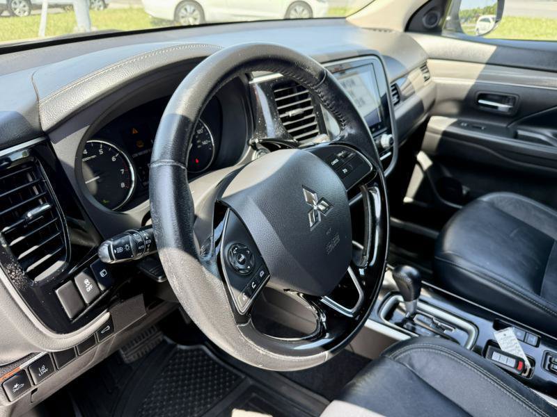 Used 2020 Mitsubishi Outlander SEL FWD image 15
