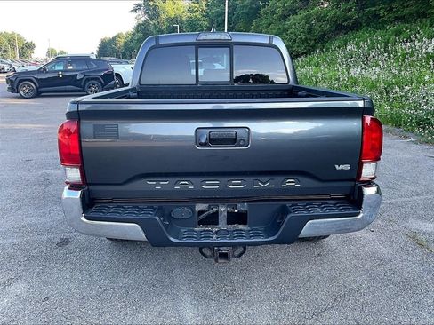 Used 2016 Toyota Tacoma TRD Off-Road w/ Towing Package AWD/4WD image 10