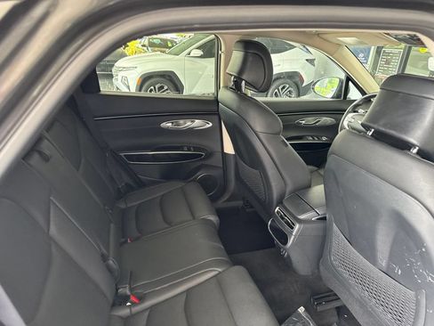 Used 2025 Genesis GV70 2.5T AWD/4WD image 15