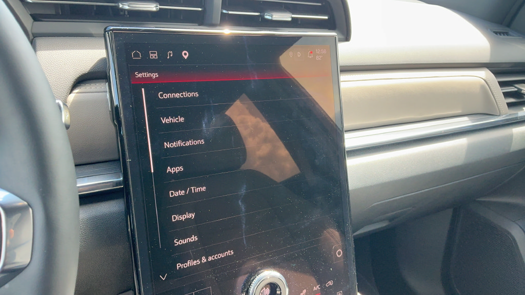 Used 2025 GMC Terrain Elevation w/ Elevation Premium Package FWD image 11