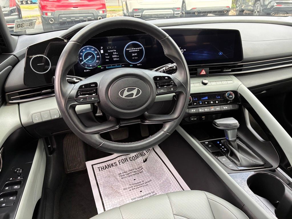 Used 2025 Hyundai Elantra Limited w/ Cargo Package FWD image 30