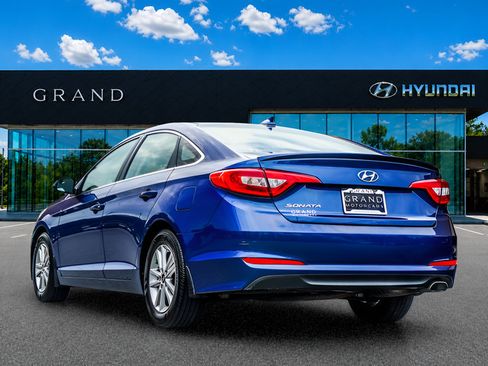 Used 2017 Hyundai Sonata SE FWD image 4