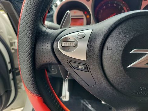 Used 2010 Nissan 370Z Coupe RWD image 19