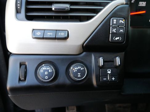 Used 2020 GMC Yukon Denali image 18